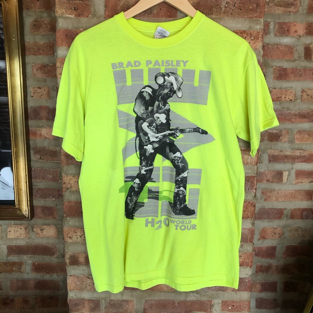 Brad Paisley H2O World Tour Concert Tee Shirt